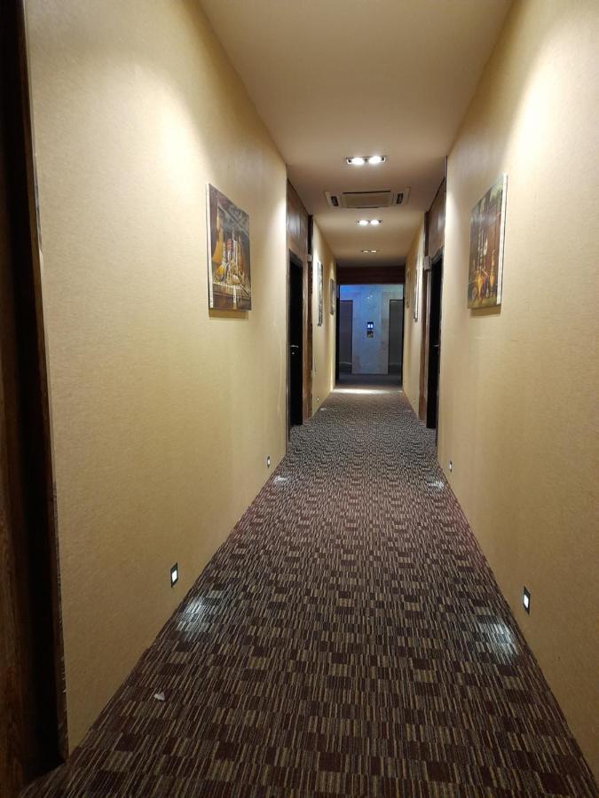 塞拉莱Eman House公寓式酒店 外观 照片