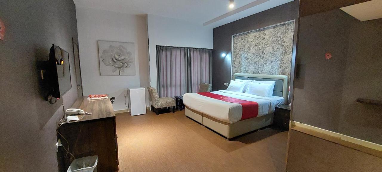 塞拉莱Eman House公寓式酒店 外观 照片